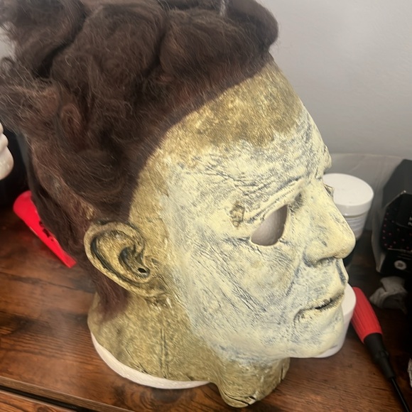 Michael meyers Mask - Picture 4 of 4